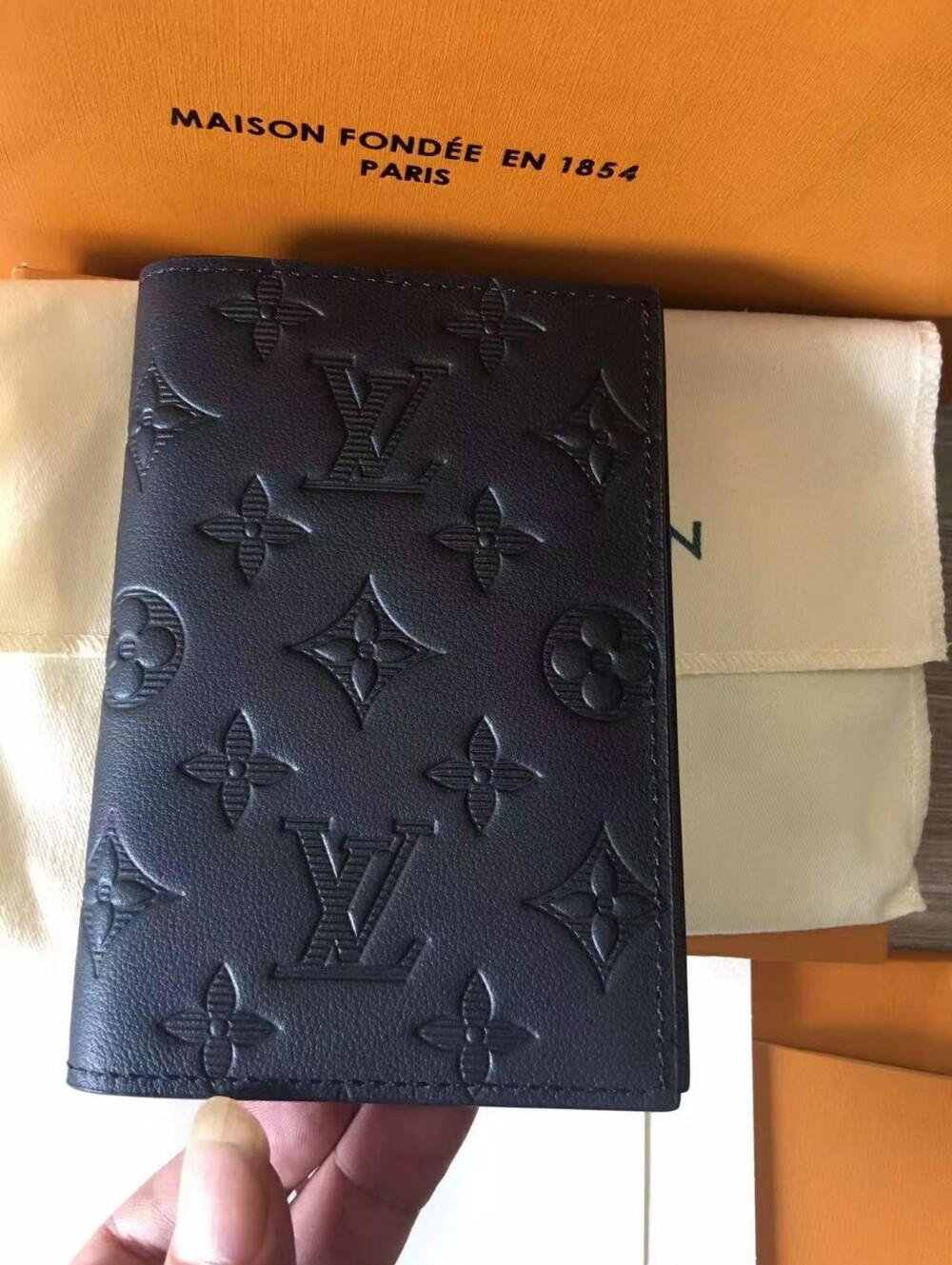Louis Vuitton Passport Cover - Picture 3 of 10